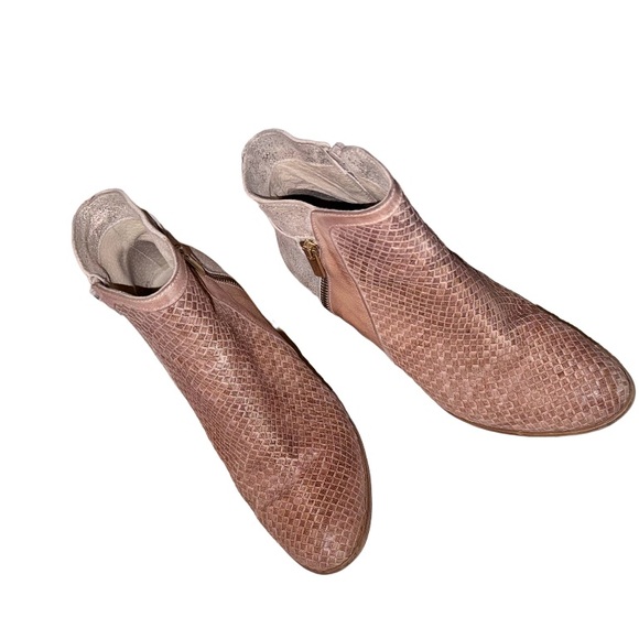 TRASK leather metallic silver zip ankle boots women’s size 38 7 - Picture 8 of 15